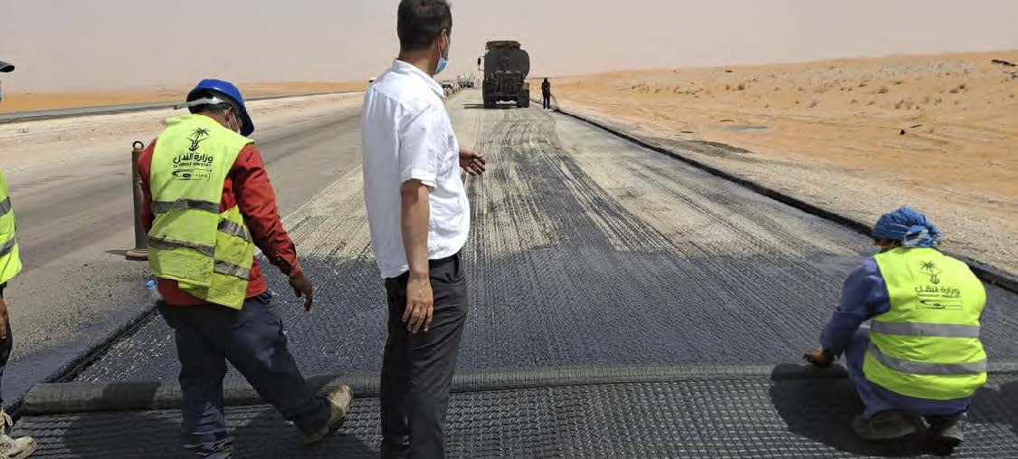 Строительство автомобильной дороги. Южный Рияд, Саудовская Аравия